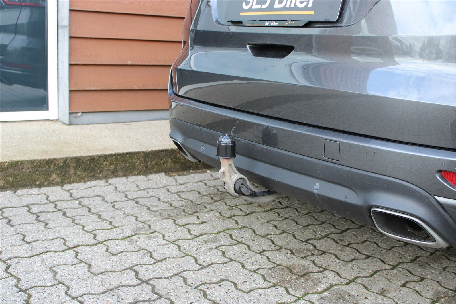 Grå Ford S-MAX fra 2019