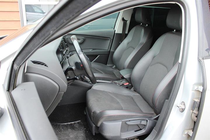 Sølv Seat Leon fra 2016