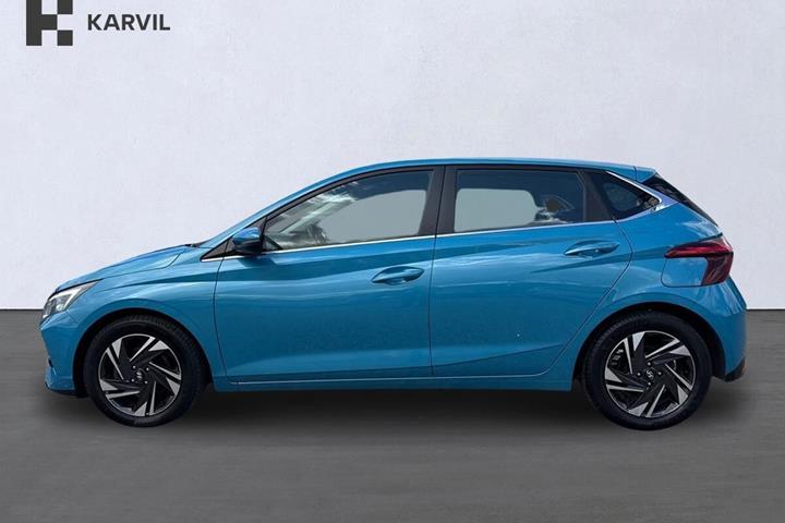 Blå Hyundai i20 fra 2020