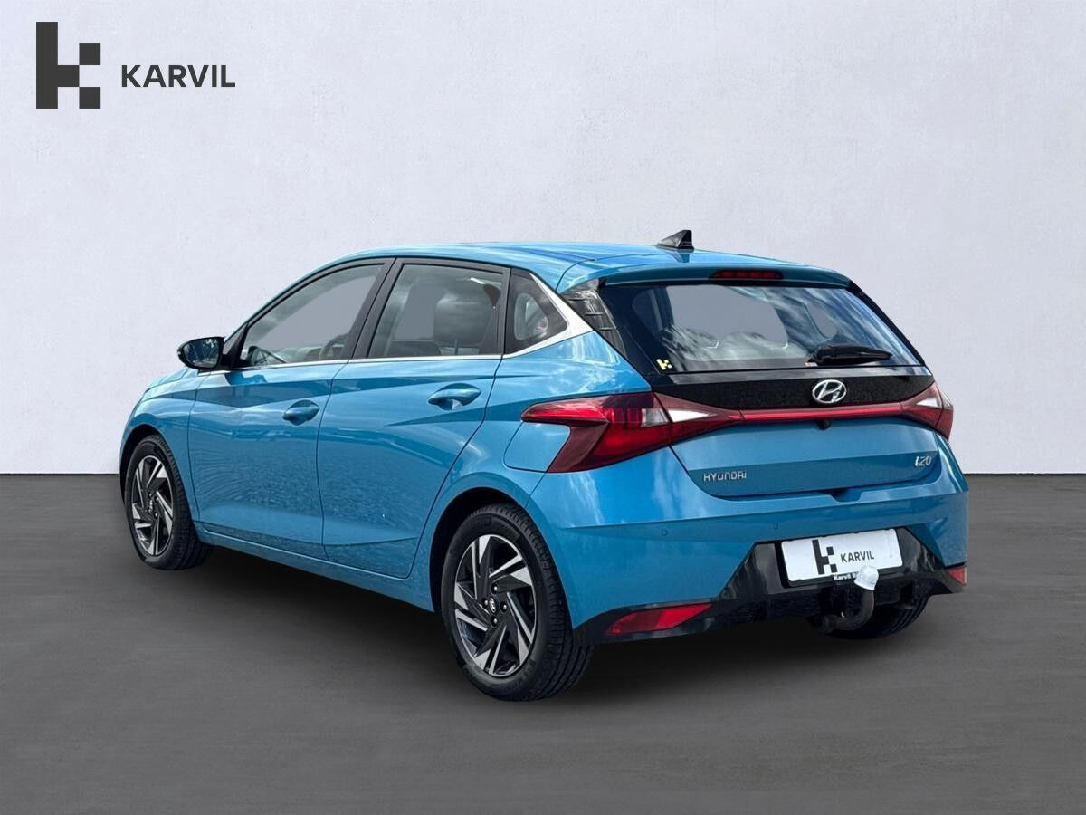 Blå Hyundai i20 fra 2020