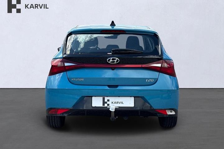 Blå Hyundai i20 fra 2020