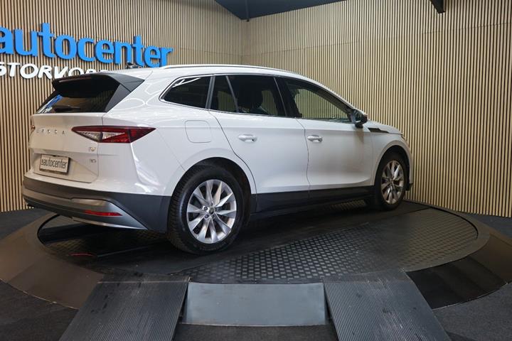 Hvid Skoda Enyaq fra 2022