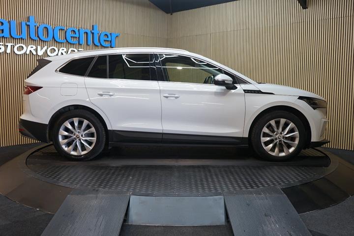 Hvid Skoda Enyaq fra 2022