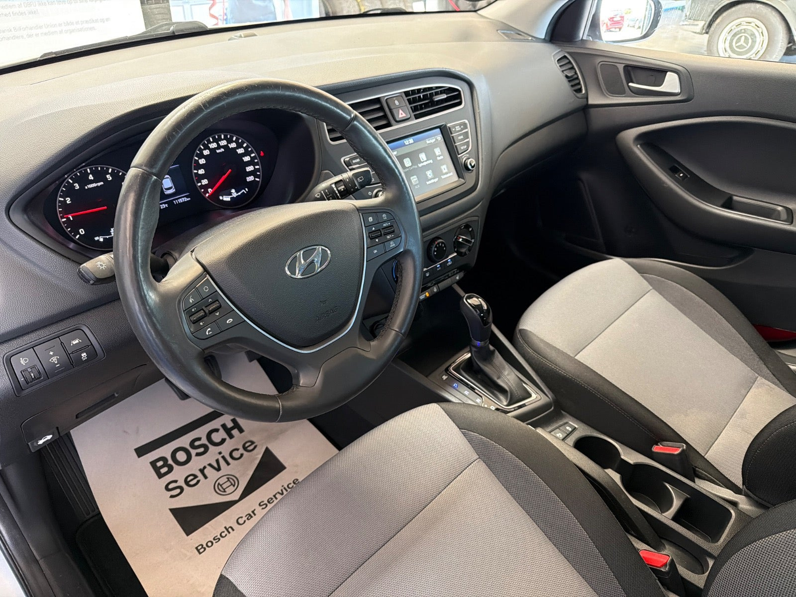 Sølv Hyundai i20 fra 2018