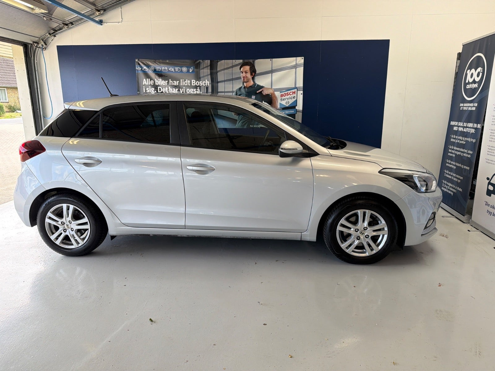 Sølv Hyundai i20 fra 2018