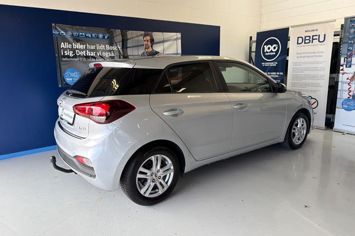 Sølv Hyundai i20 fra 2018