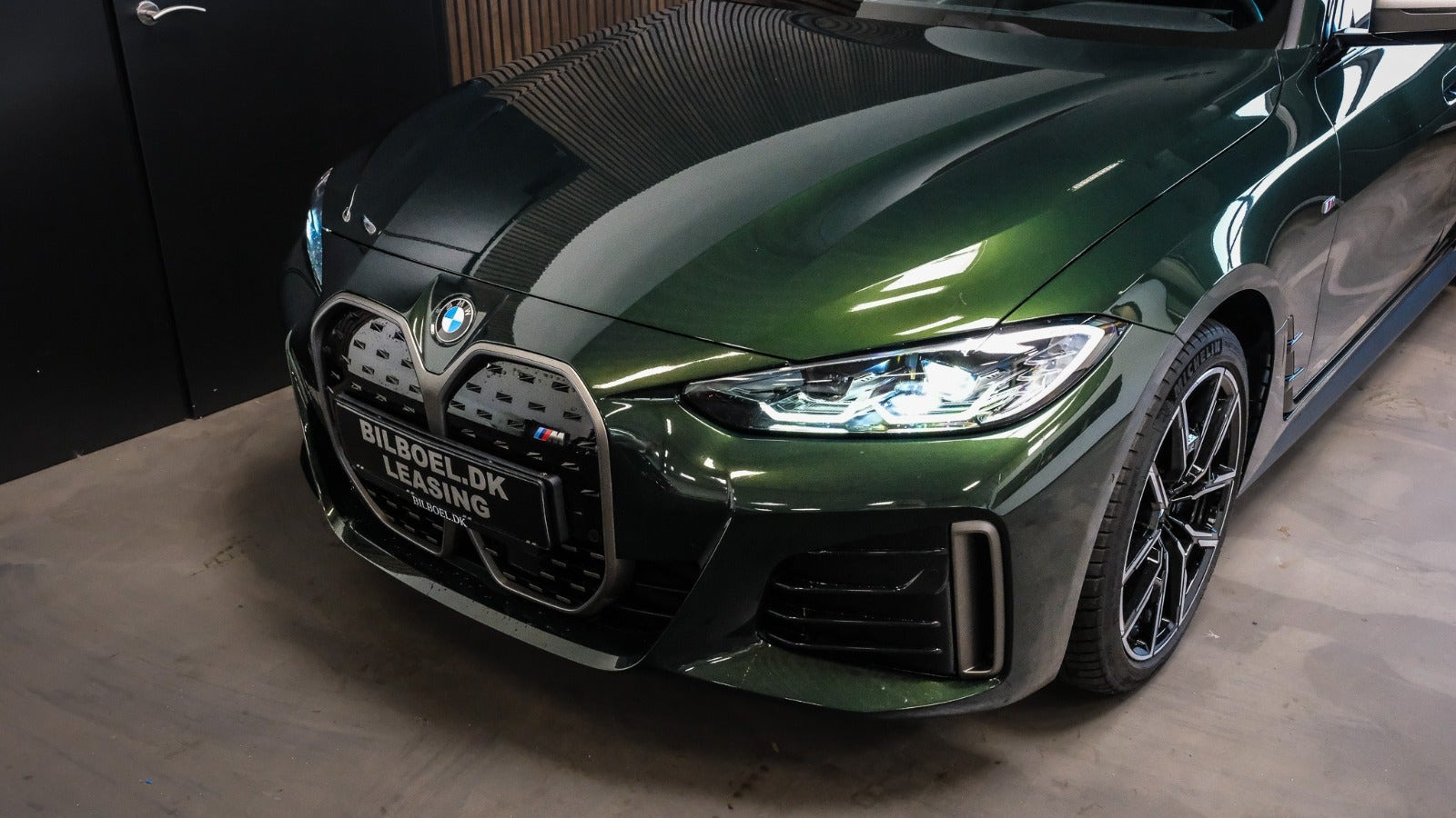 Grøn BMW i4 fra 2024