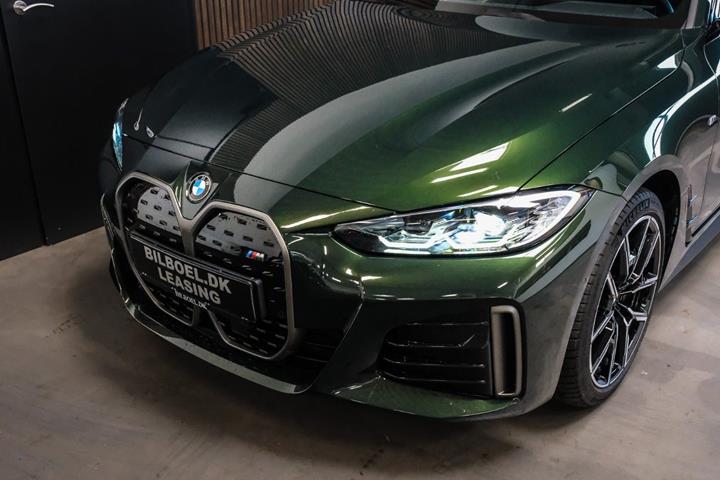 Grøn BMW i4 fra 2024