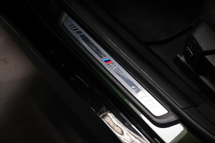 Grøn BMW i4 fra 2024