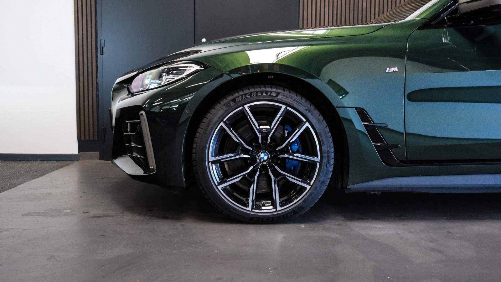 Grøn BMW i4 fra 2024