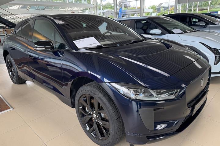 Blå Jaguar I-Pace fra 2024