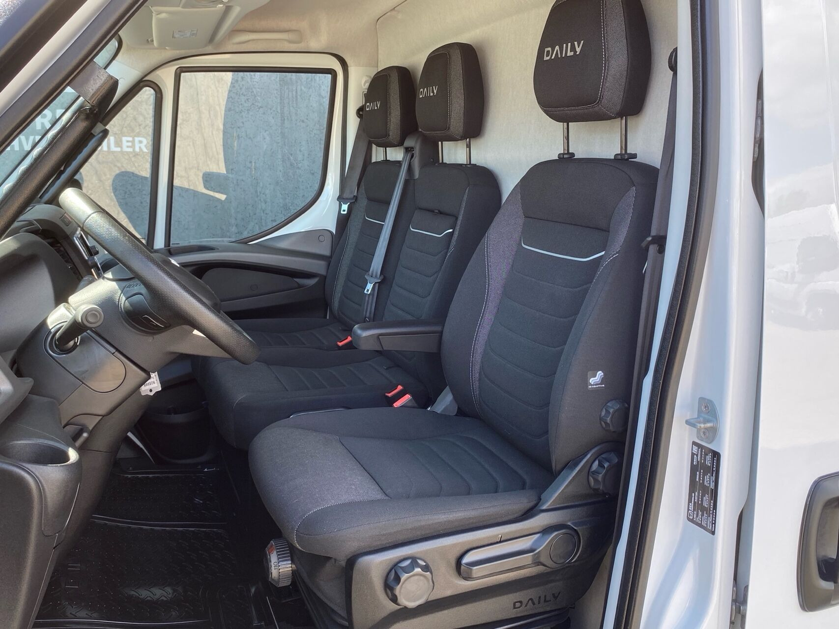 Hvid Iveco Daily fra 2024