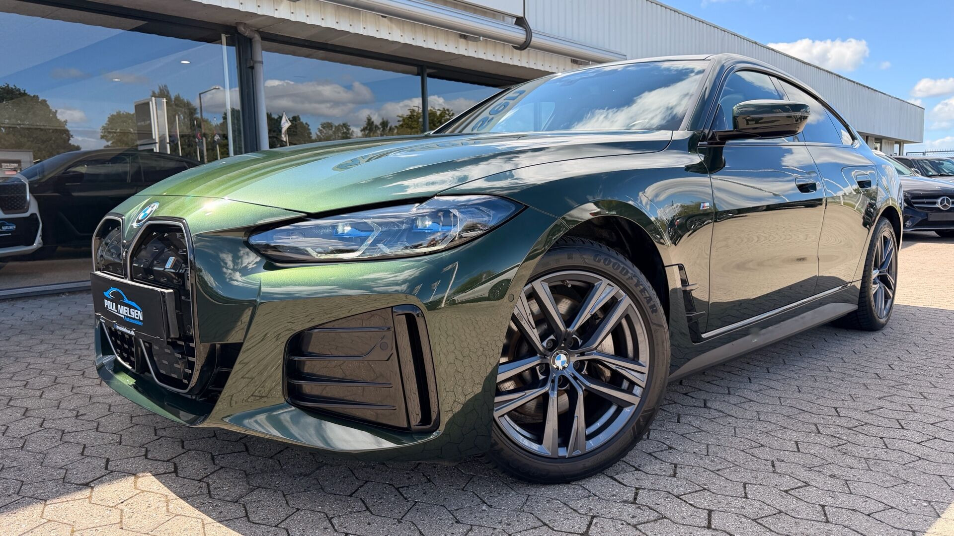 Grøn BMW i4 fra 2022