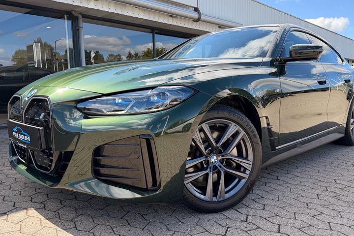 Grøn BMW i4 fra 2022
