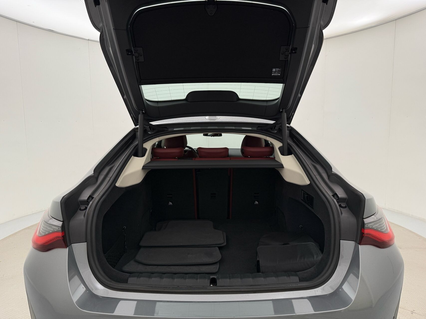 Grå BMW i4 fra 2022