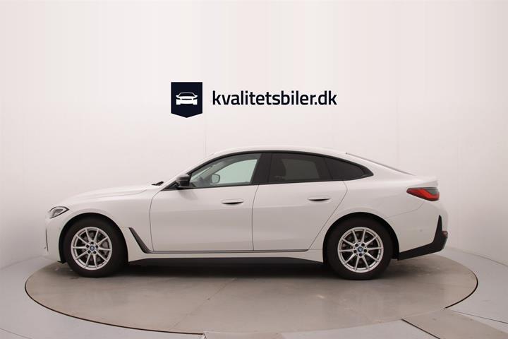 Hvid BMW i4 fra 2023