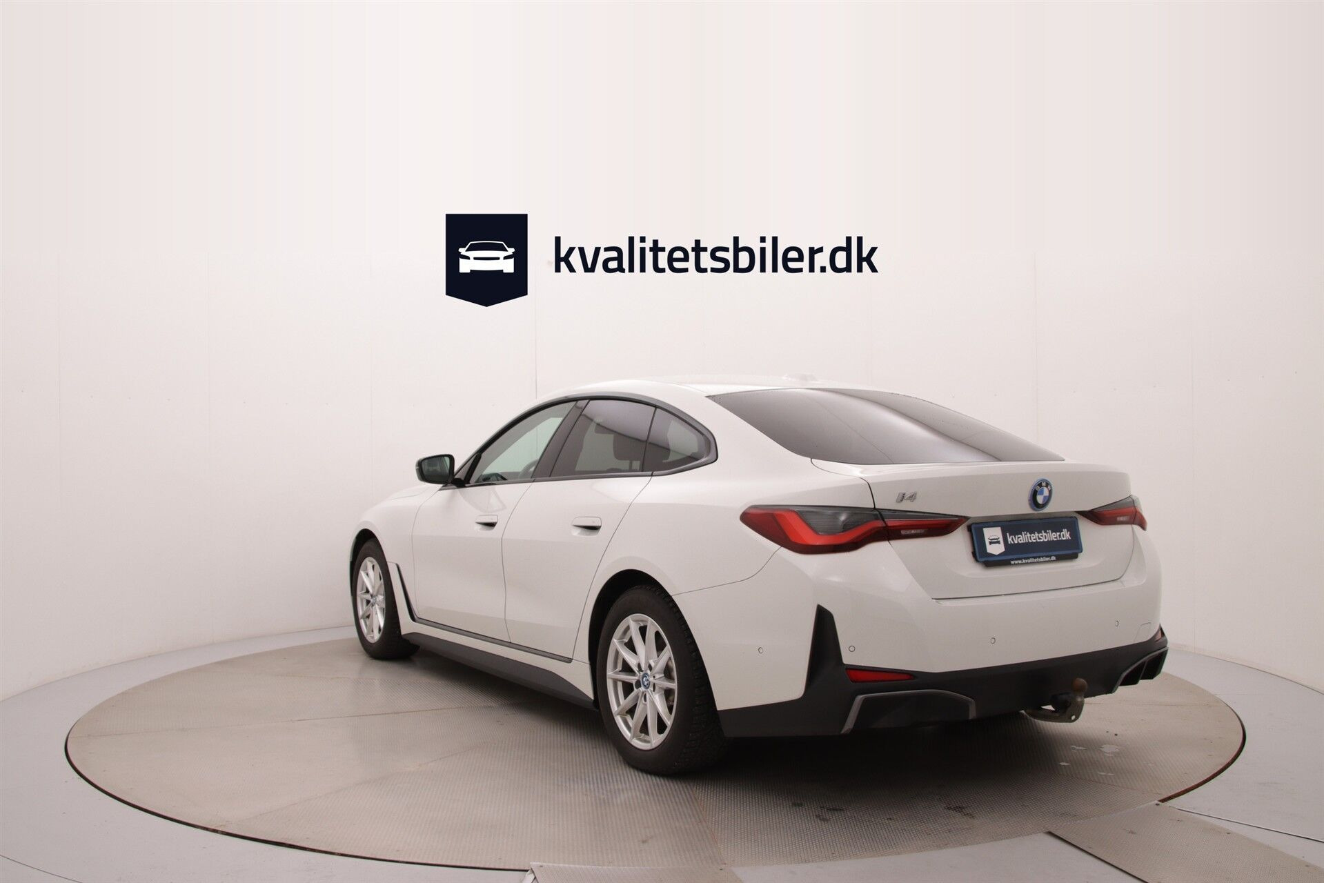Hvid BMW i4 fra 2023