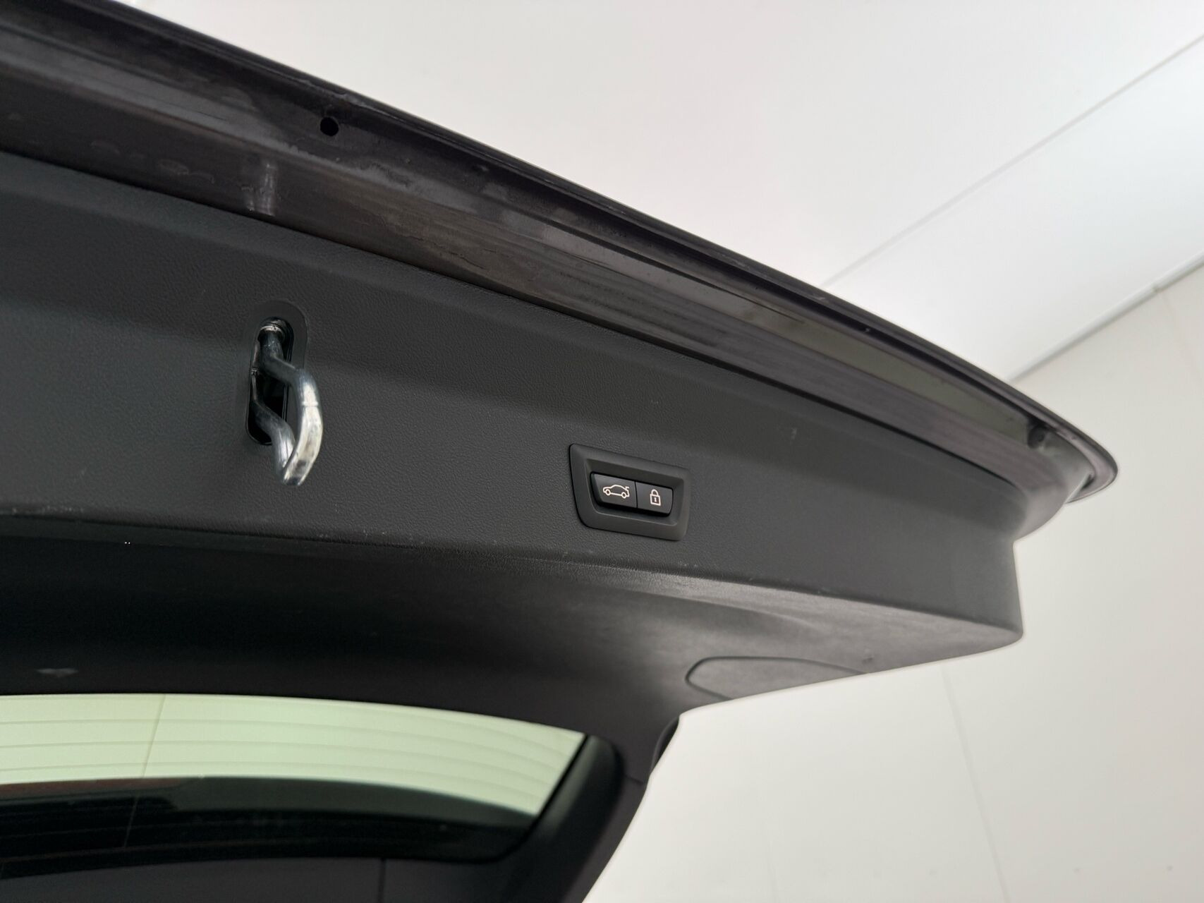 Grå BMW iX3 fra 2022