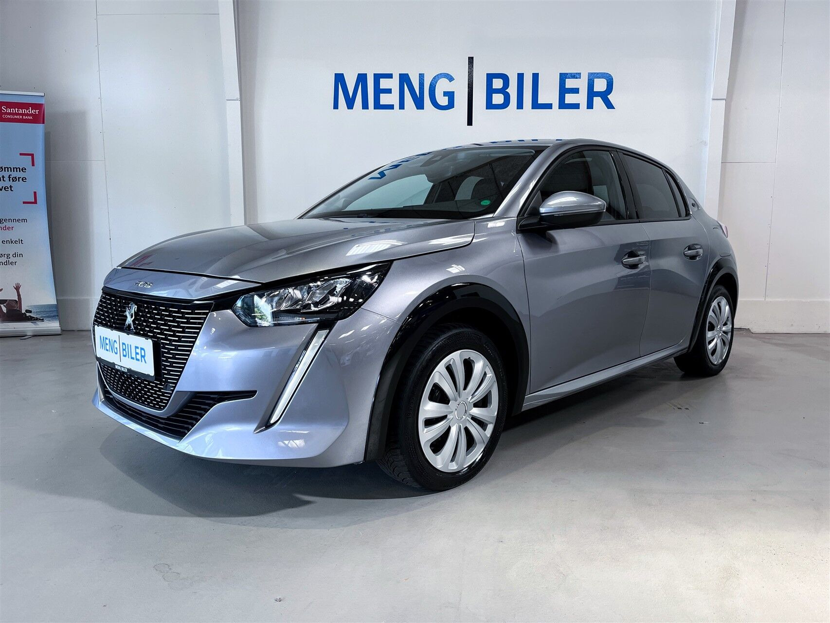 Grå Peugeot e-208 fra 2022