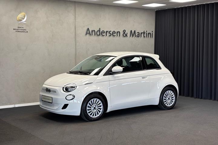 Hvid Fiat 500e fra 2023