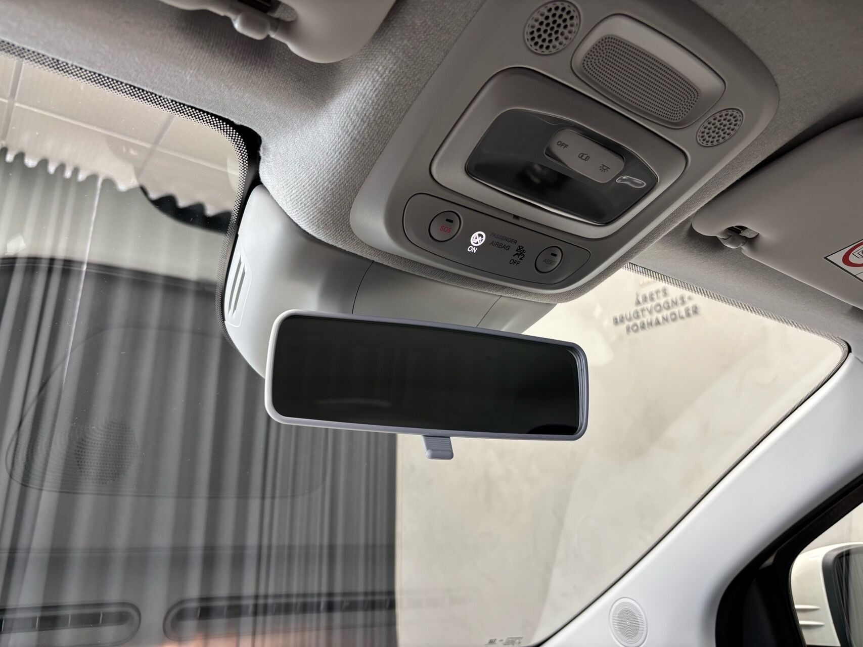Hvid Fiat 500e fra 2023