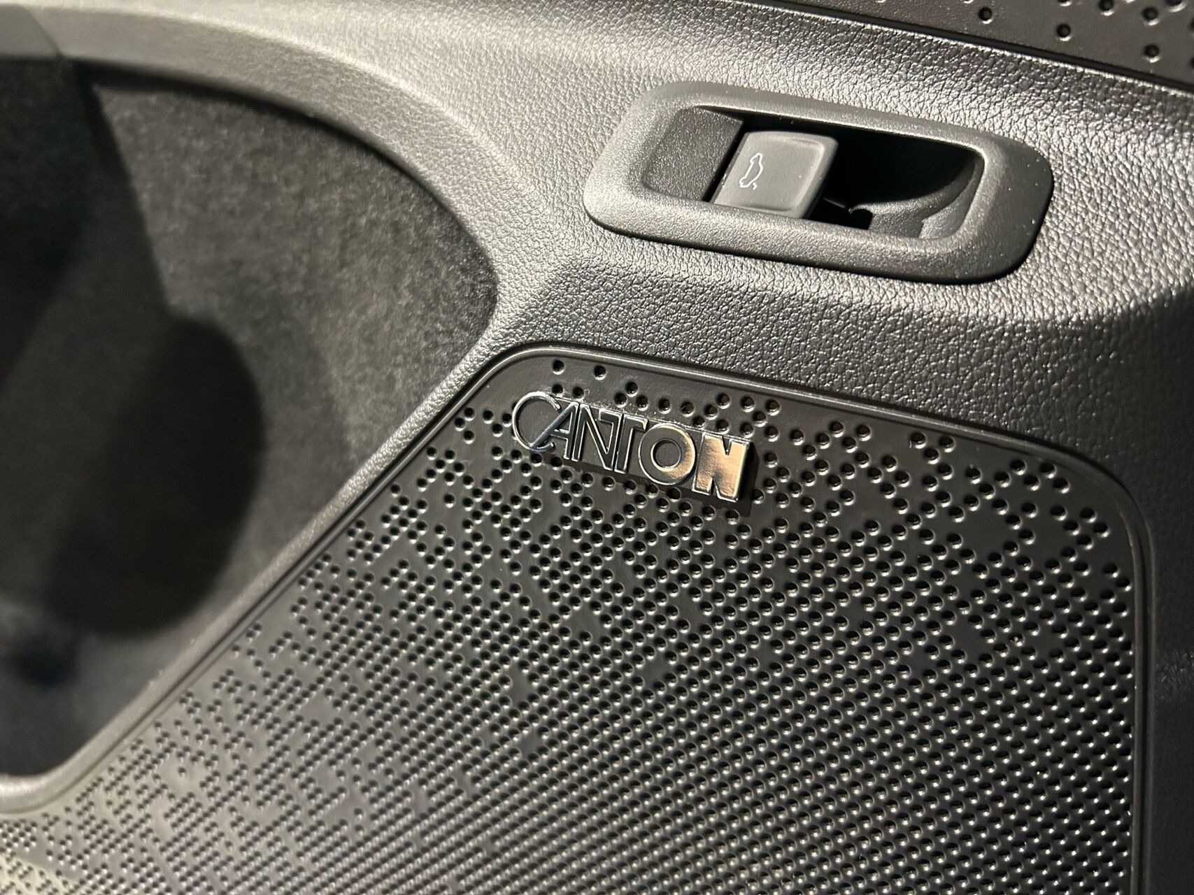Blå Skoda Enyaq fra 2024
