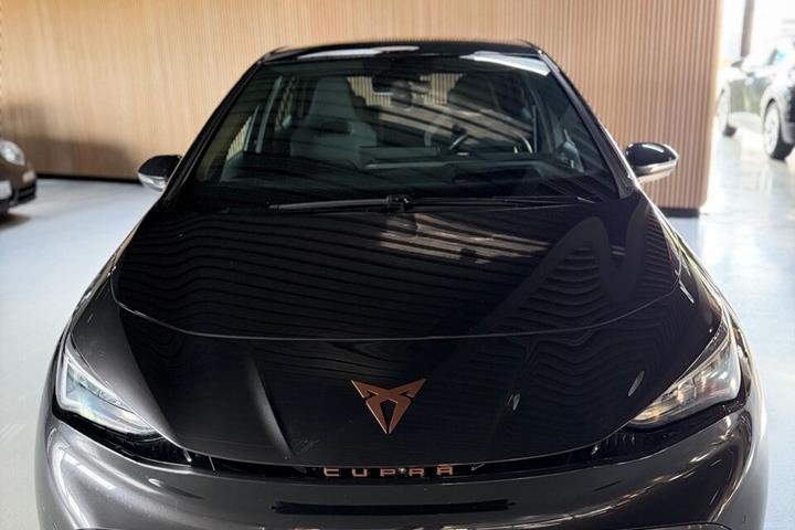 Grå Cupra Born fra 2024