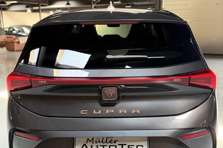 Grå Cupra Born fra 2024