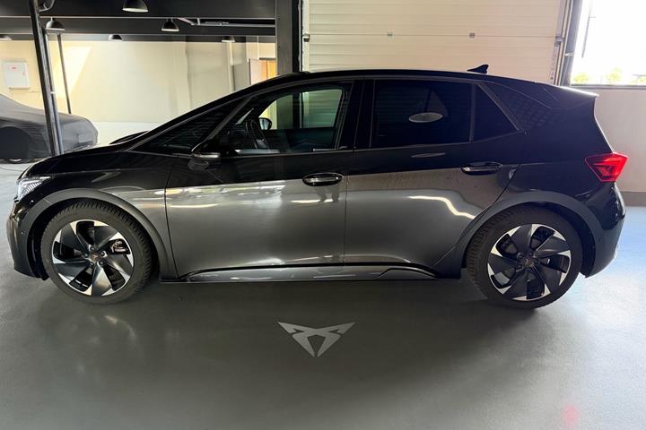 Grå Cupra Born fra 2024