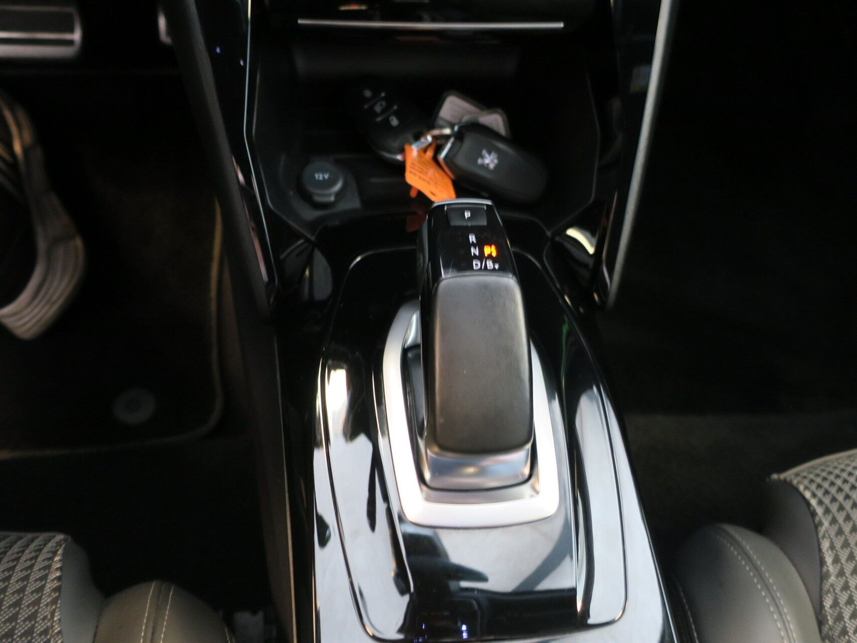 Bronze Peugeot e-2008 fra 2020
