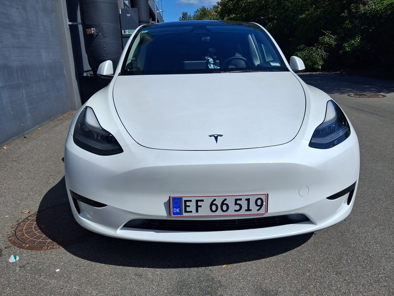 undefined Tesla Model Y fra 2025
