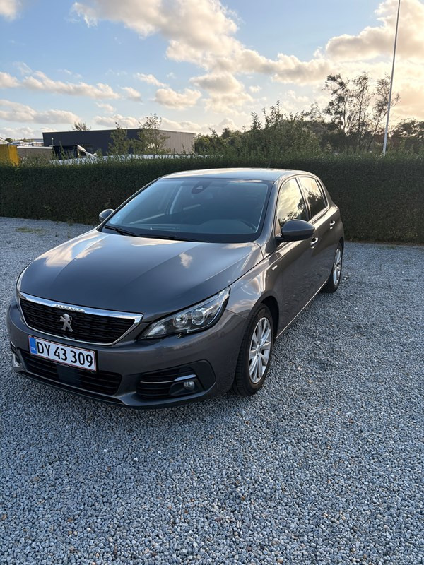 Peugeot 308 BlueHDi 130  5D