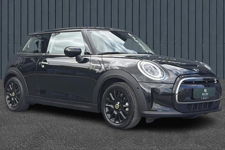 Sort Mini Cooper SE fra 2023