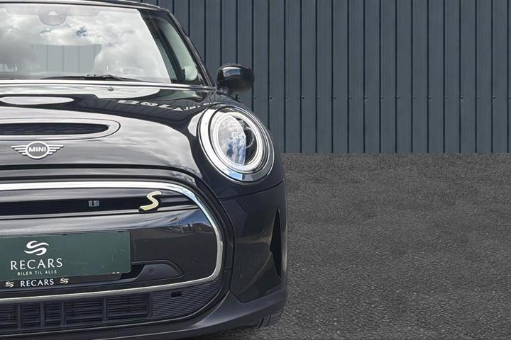 Sort Mini Cooper SE fra 2023