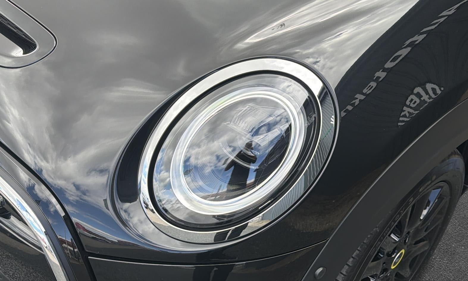 Sort Mini Cooper SE fra 2023