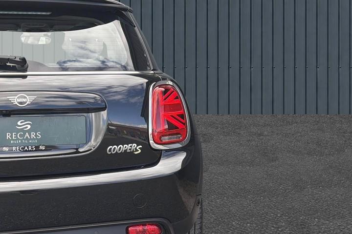 Sort Mini Cooper SE fra 2023