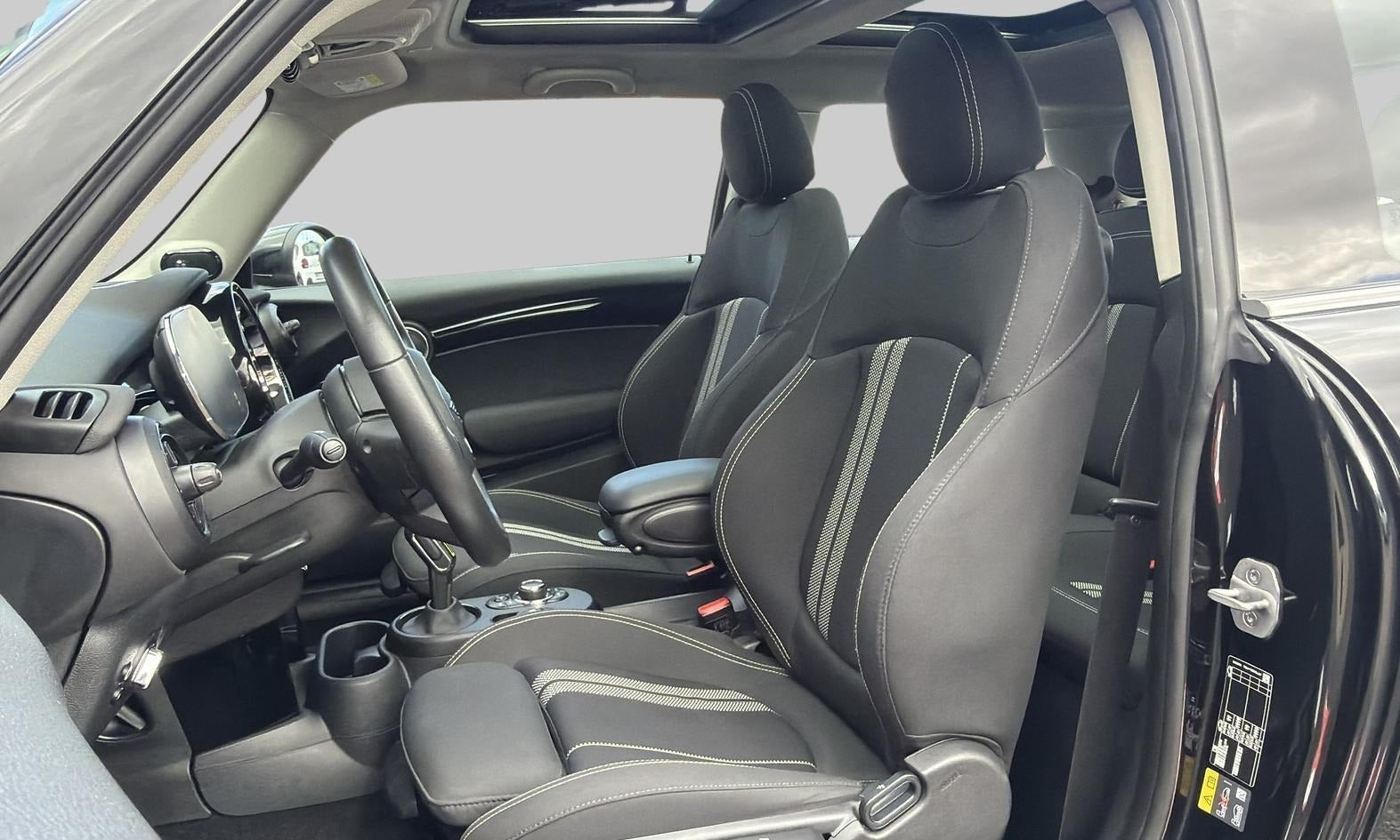 Sort Mini Cooper SE fra 2023