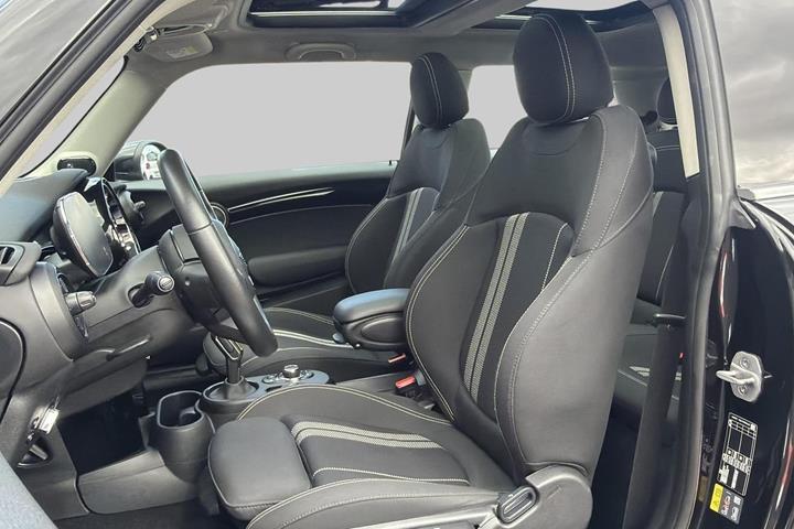 Sort Mini Cooper SE fra 2023
