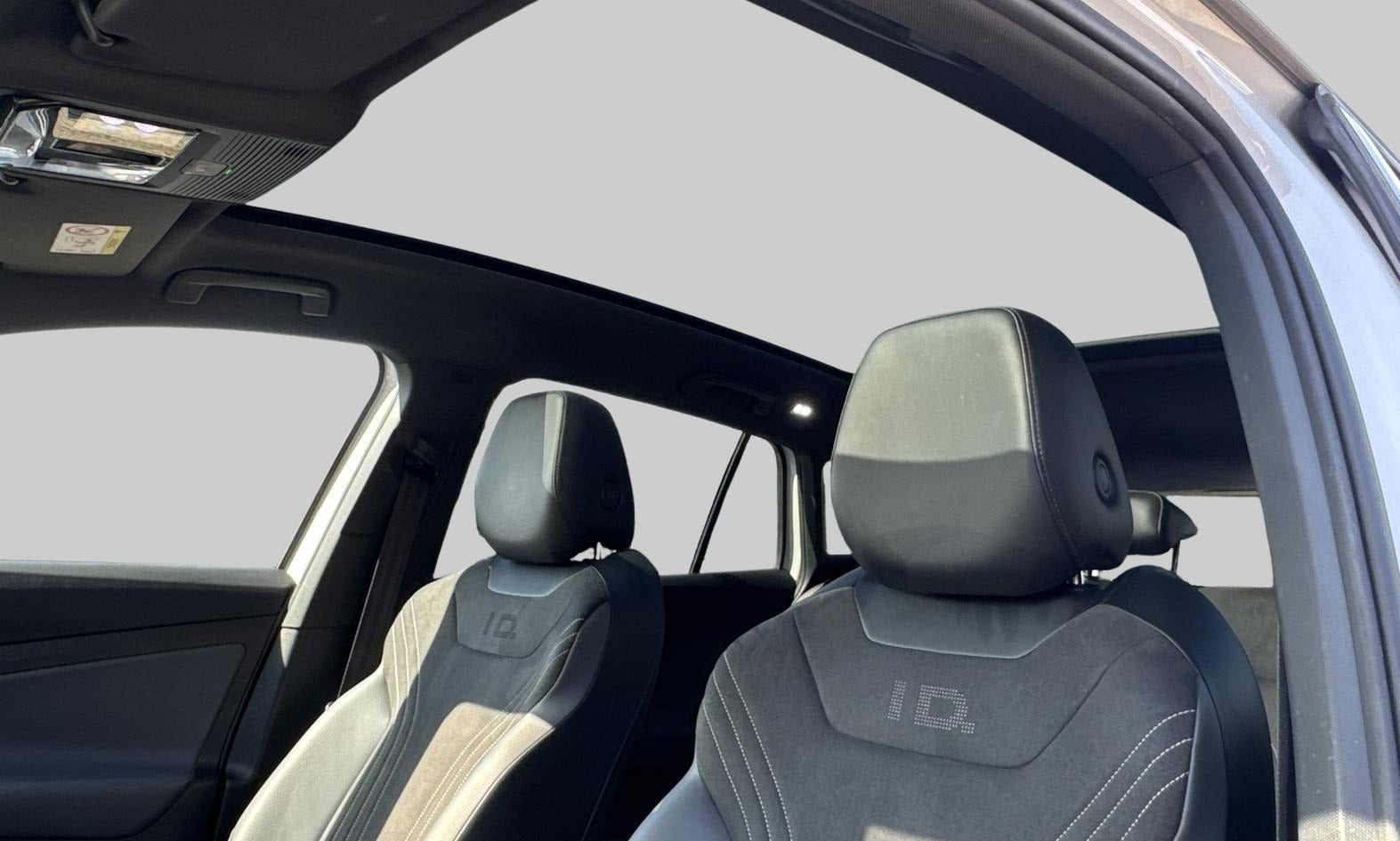 Hvid VW ID.4 fra 2023