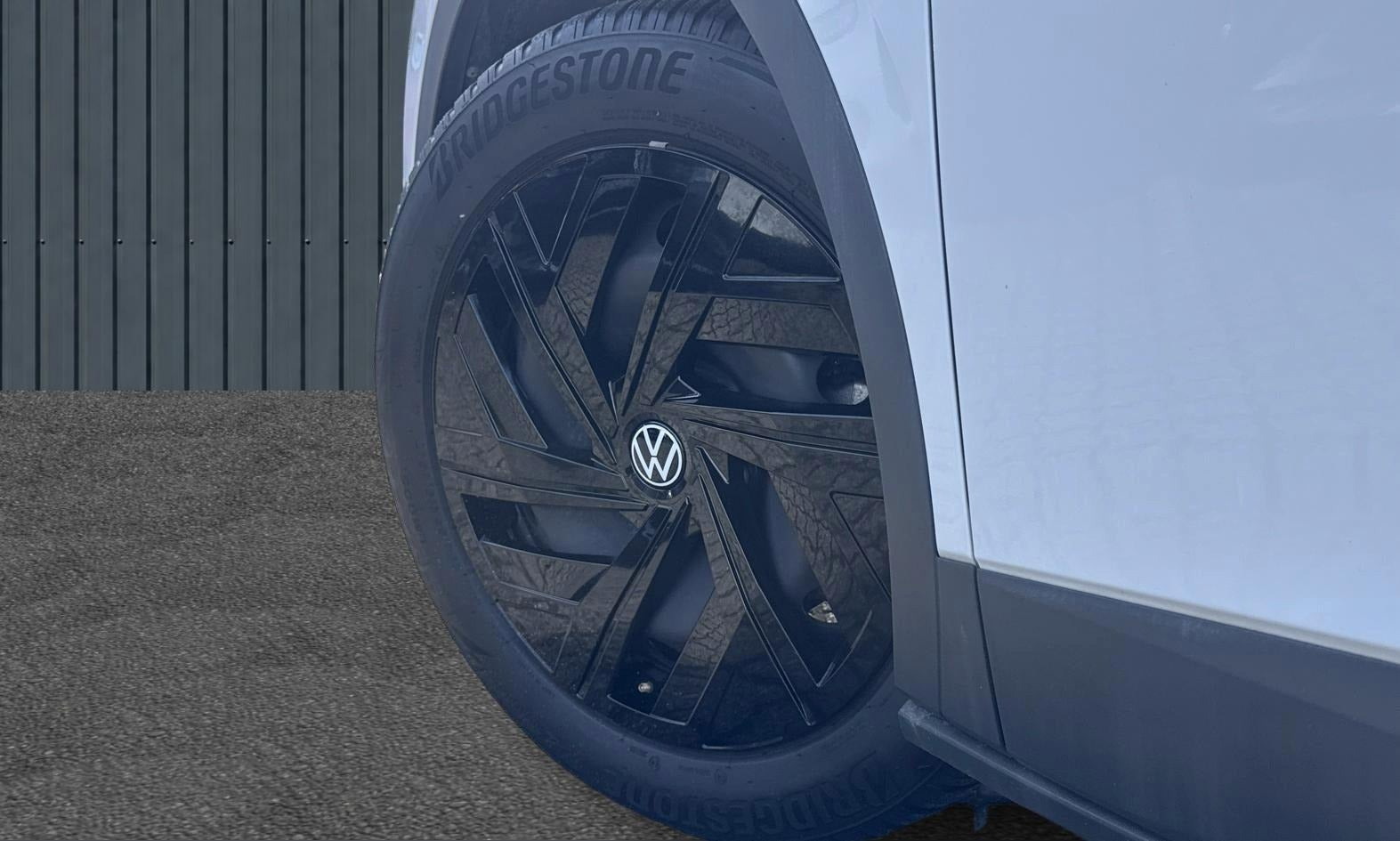 Hvid VW ID.4 fra 2023