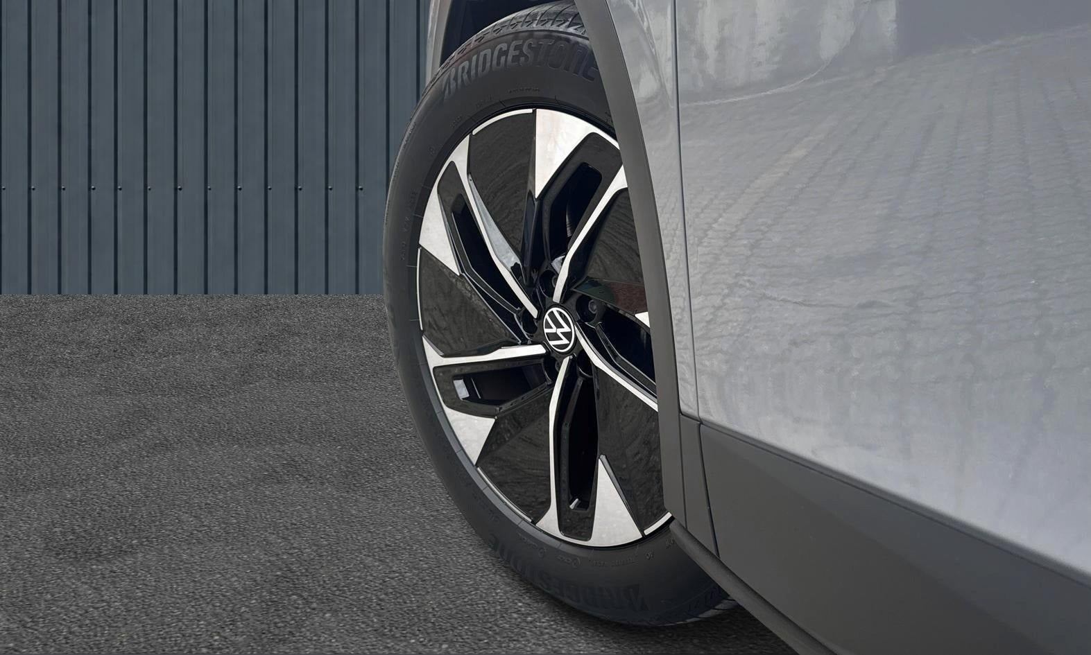 Grå VW ID.4 fra 2023
