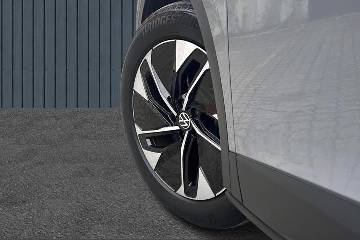 Grå VW ID.4 fra 2023