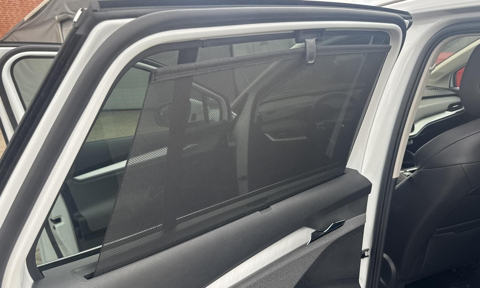 Hvid Skoda Enyaq fra 2023