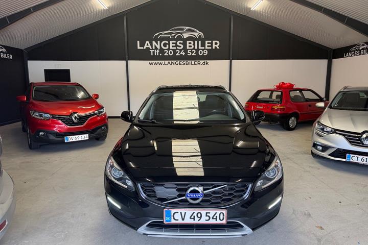 Sort Volvo V60 CC fra 2017