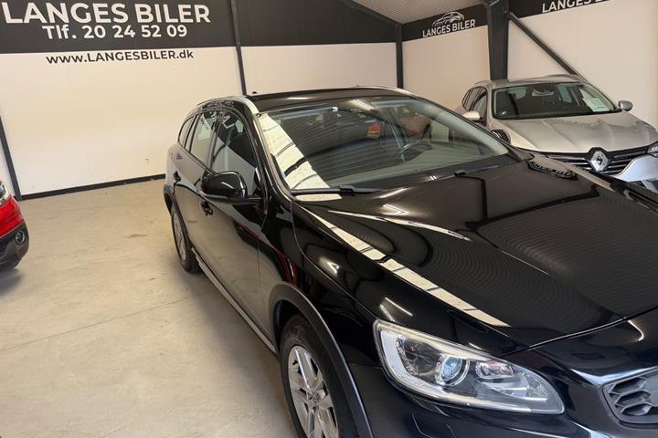 Sort Volvo V60 CC fra 2017