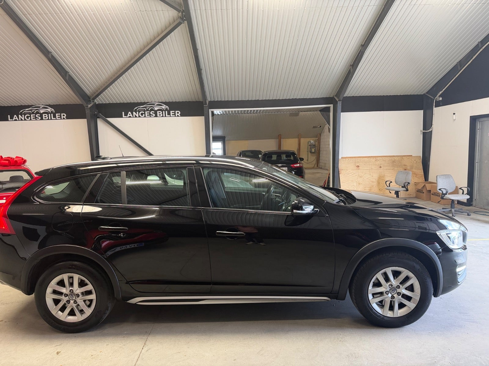 Sort Volvo V60 CC fra 2017