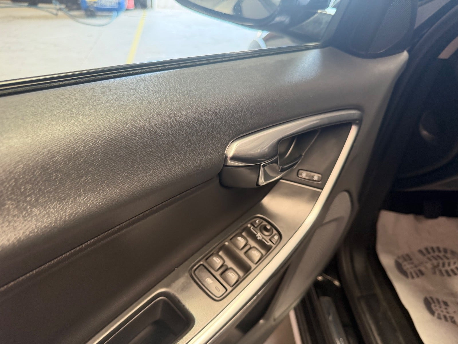 Sort Volvo V60 CC fra 2017