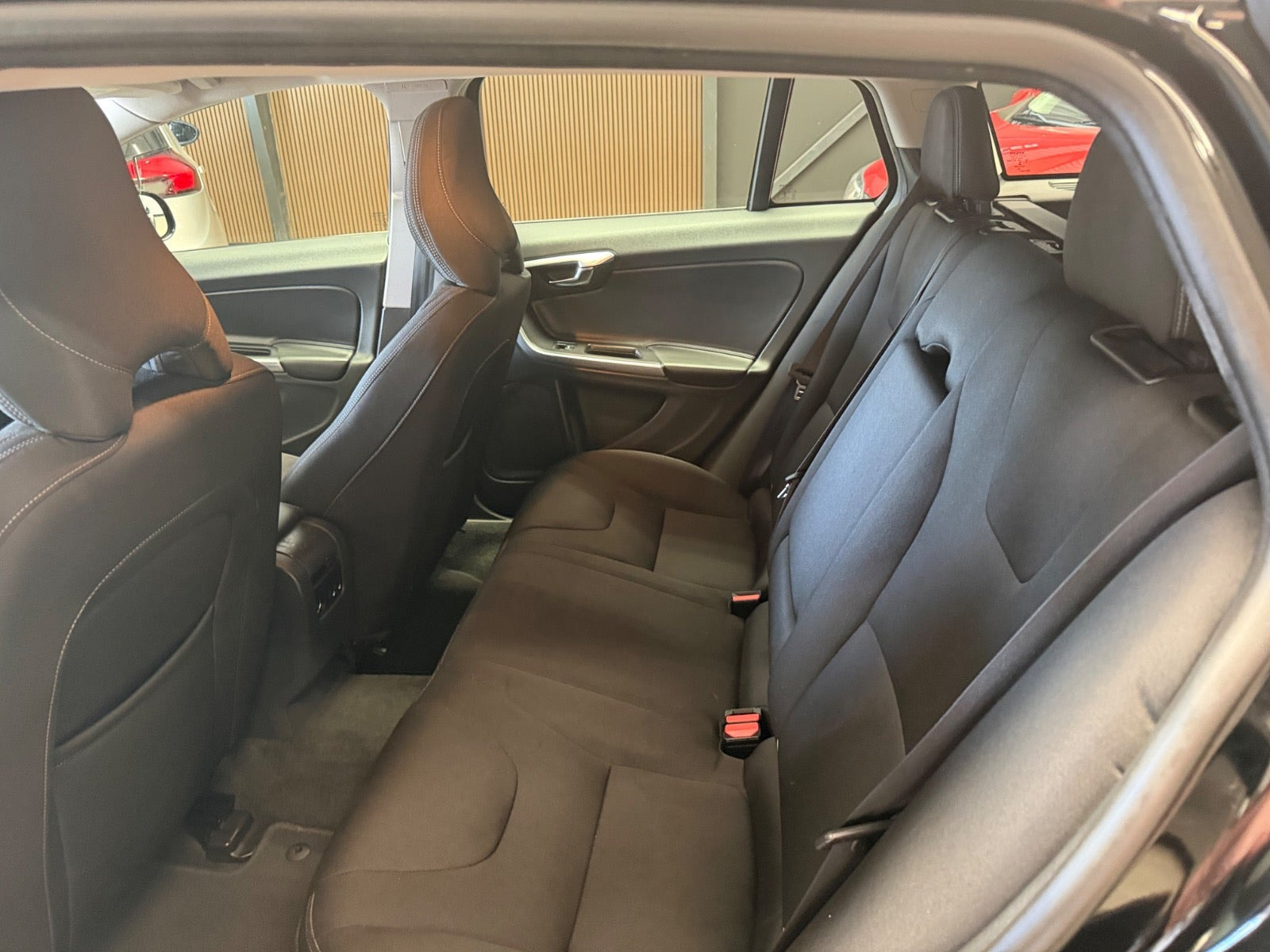 Sort Volvo V60 CC fra 2017