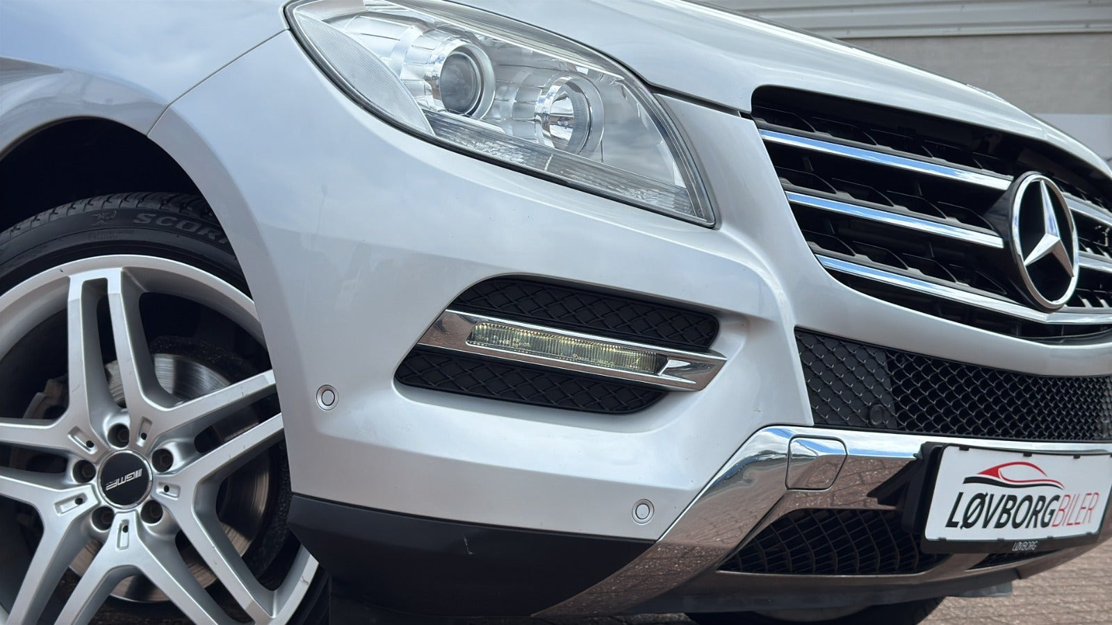 Sølv Mercedes ML350 fra 2014