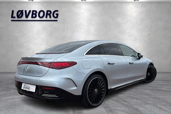 Sølv Mercedes EQE350+ fra 2022
